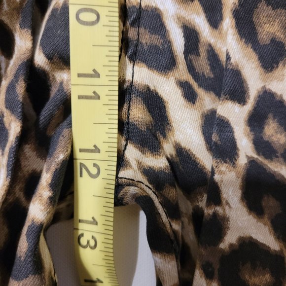 NWT FashionNova Pants Women's size 13 Animal Print, see pics - Picture 11 of 16